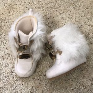 NWOT Gymboree Size 3c faux fur boots